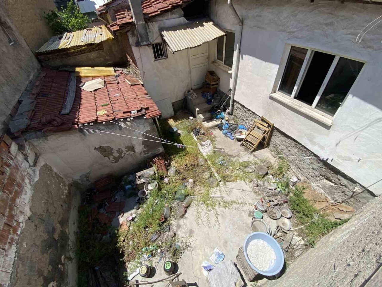 Eskişehir’de yaklaşık 5 aydır boş bir vaziyette bulunan ve içerisinde