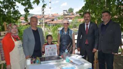 Demirci Halk Eğitimi Merkezi Müdürlüğü kursiyerlerinin yıl boyunca hazırladığı eserler