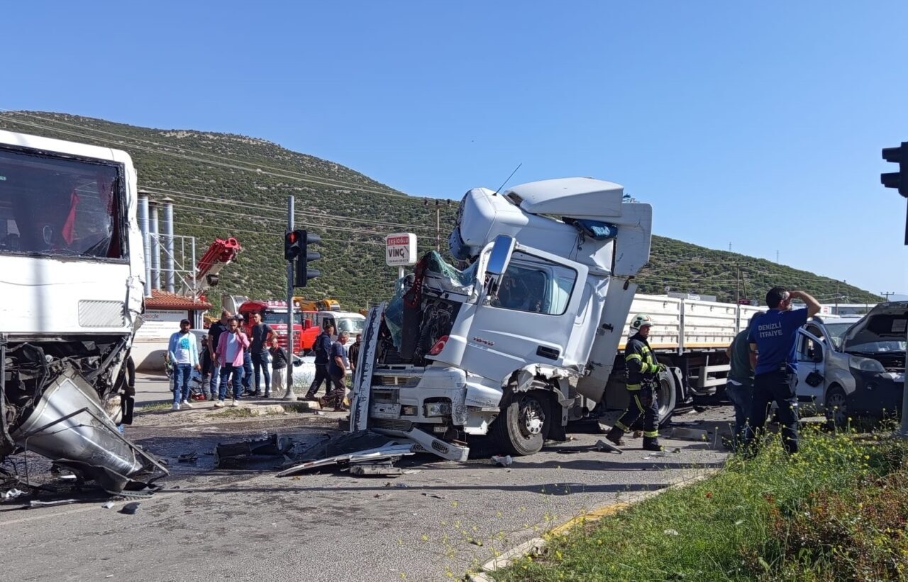 Denizli’nin Tavas ilçesinde meydana gelen trafik kazasında 2 kişi yaralandı.