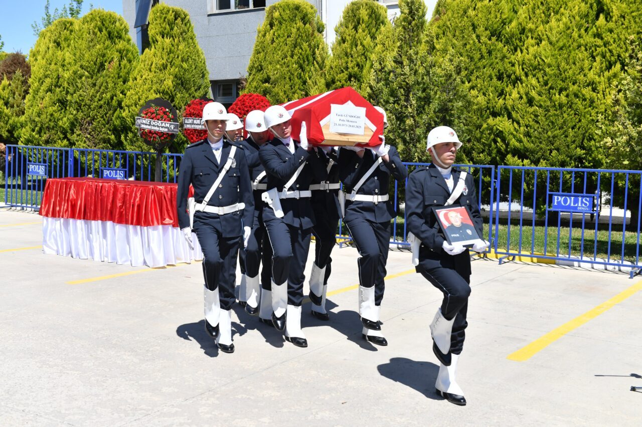  Denizli'de kalp krizi sonucu hayatını kaybeden polis memuru için tören