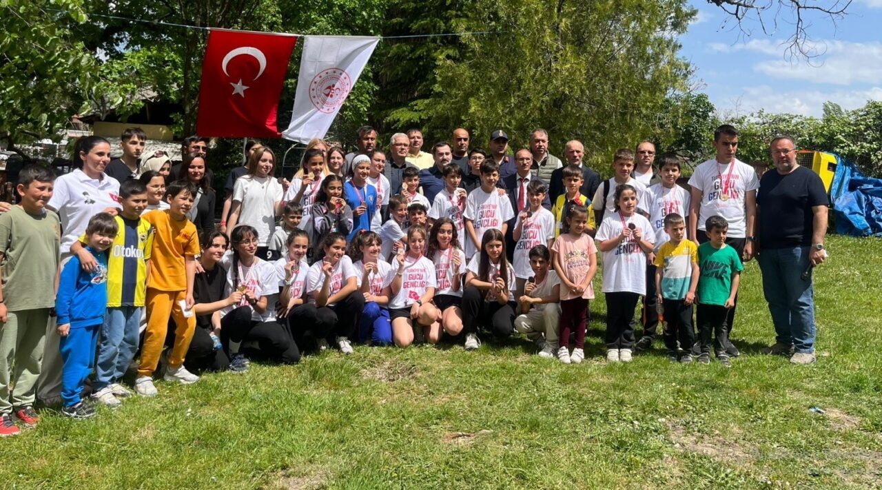 Kütahya’nın Domaniç ilçesi Çukurca Beldesi’nde bulunan Ilıcaksu Oryantiring yarışlarına ev