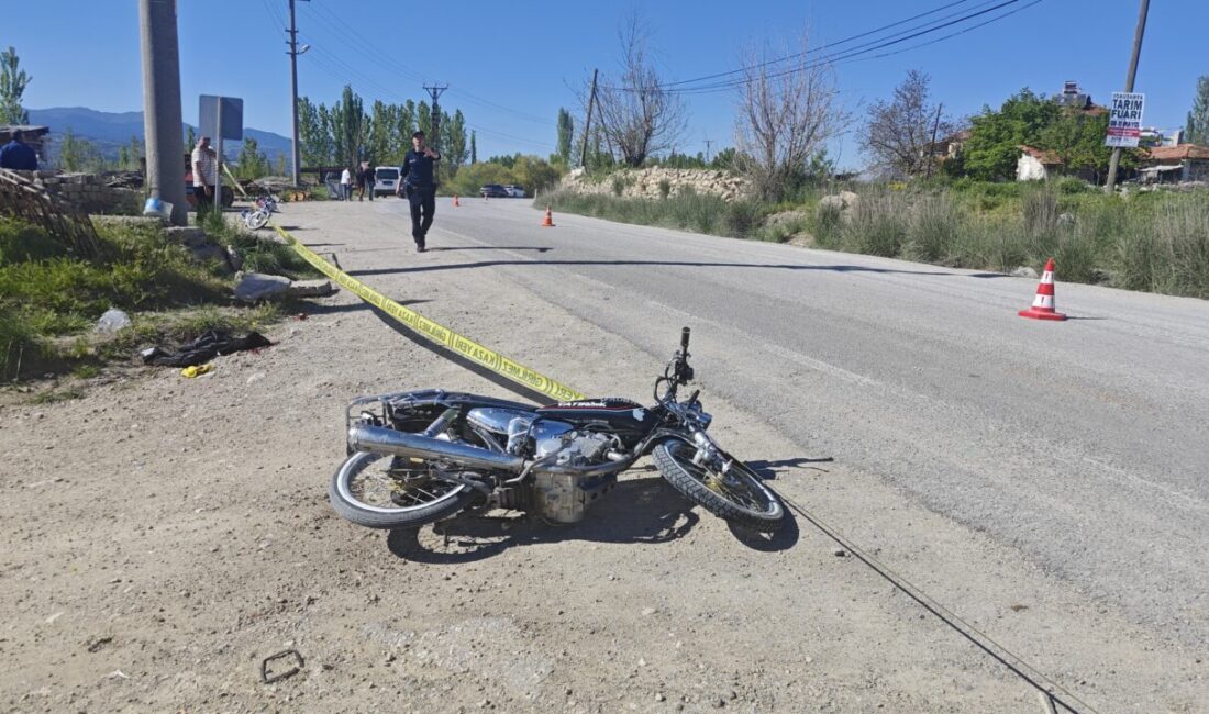 Kütahya'nın Hisarcık ilçesinde, bahçe duvarına çarpan motosikletin sürücüsü ağır yaralandı.