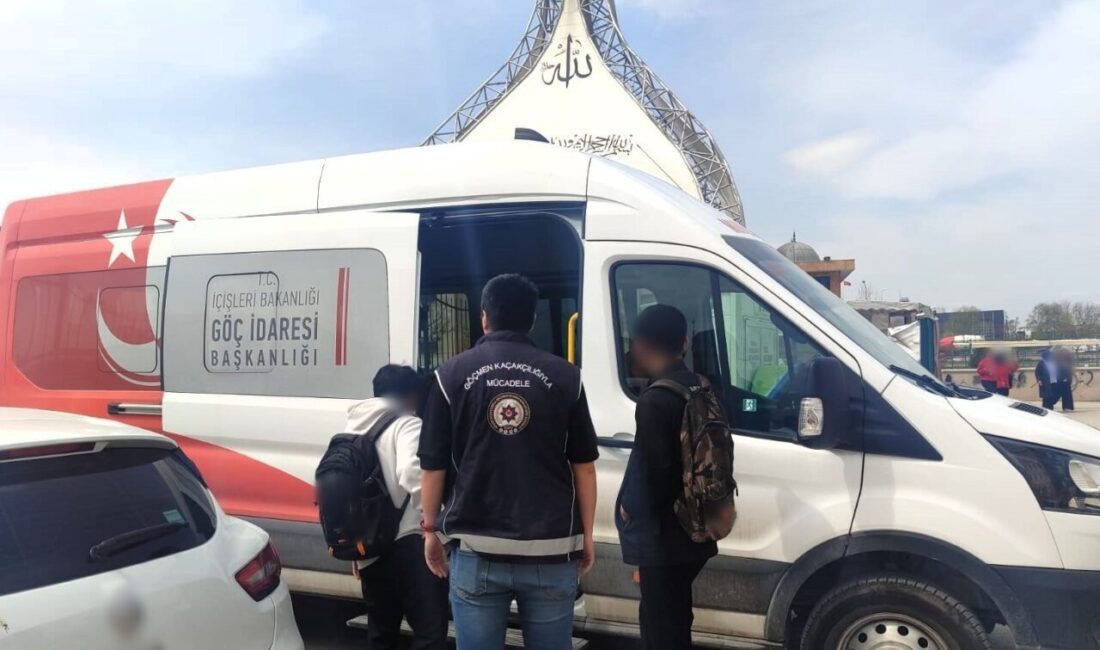 Afyonkarahisar’da polis tarafından iki farklı adrese düzenlenen operasyonda 7 düzensiz