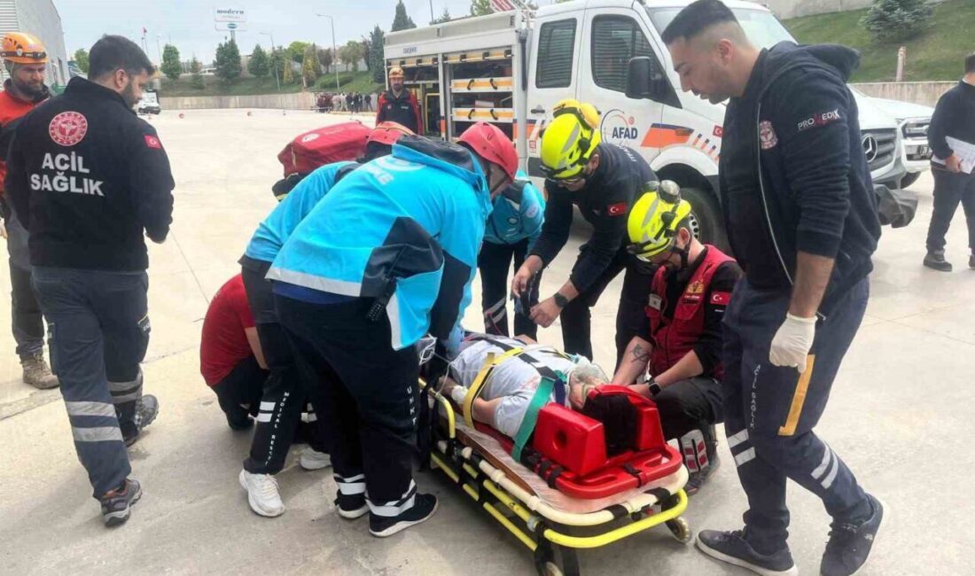 Eskişehir’de bir fabrikada ’Endüstriyel Kaza ve KBRN’ tatbikatı gerçekleştirildi.