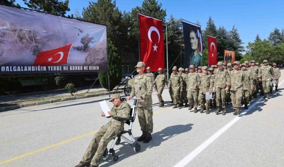 Afyonkarahisar Garnizon Komutanlığı’nda düzenlenen ’Engelli Bireyler İçin Temsili Askerlik Yemin