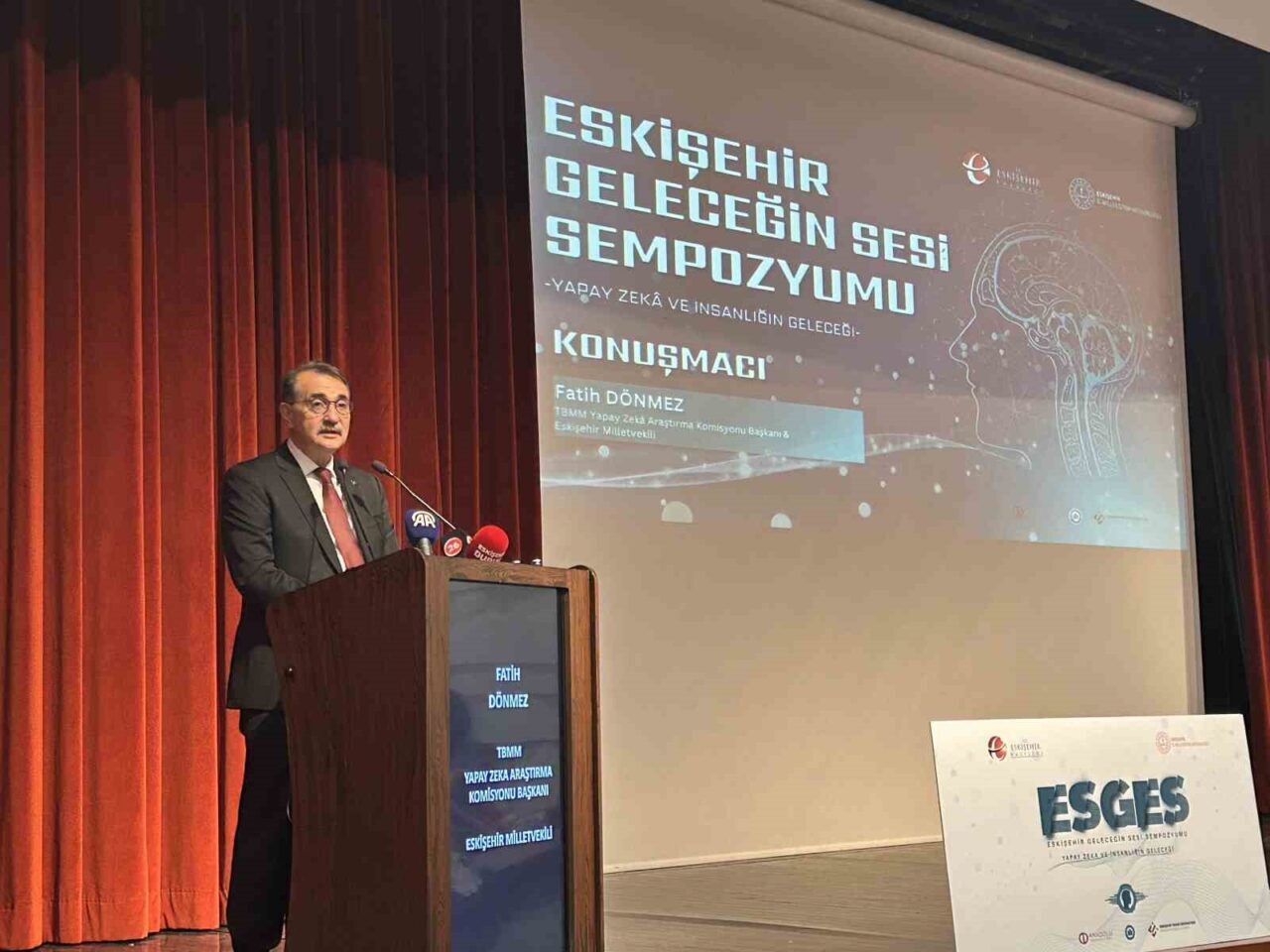 Eskişehir’de yapay zeka ve insanlığın geleceği kapsamında düzenlenen Eskişehir Geleceğin