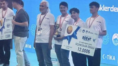 Kayseri’de düzenlenen 17. Uluslararası MEB Robot Yarışması’nda Eskişehirli öğrenciler önemli