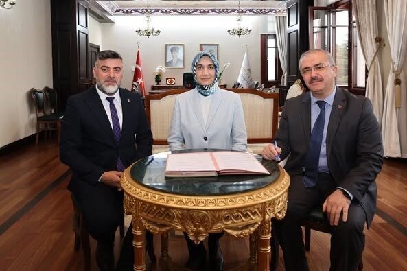 Afyonkarahisar Valisi Doç. Dr. Kübra Güran Yiğitbaşı’nın katılımıyla imzalanan protokolle,
