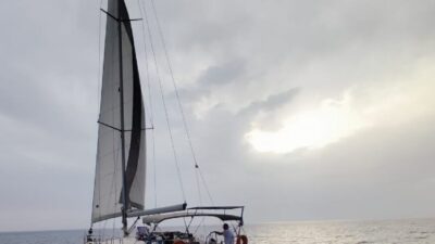 Muğla'nın Fethiye ilçesi açıklarında yelkenli teknede 33 düzensiz göçmen ile