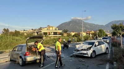 Muğla’nın Fethiye ilçesinde iki otomobilin çarpışması sonucu 1 kişi yaşamını
