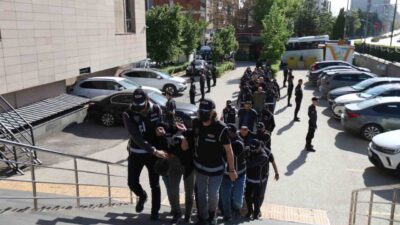 Eskişehir’de polis ekiplerince, FETÖ’yü finanse eden Maydonoz Döner zincirine yapılan