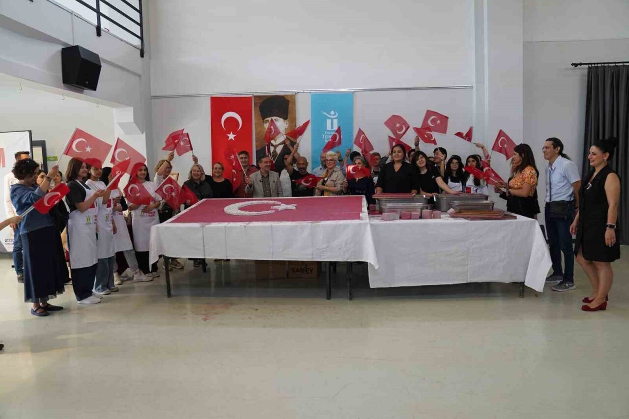 Eskişehir’de ‘Geri Dönüşüm Oluşum’ sergisi vatandaşın beğenisine sunuldu.