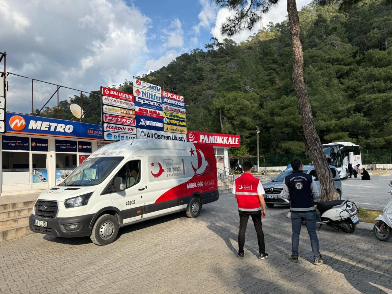 Ülkelerindeki iç karışıklık ya da savaştan kaçarak daha iyi yaşam