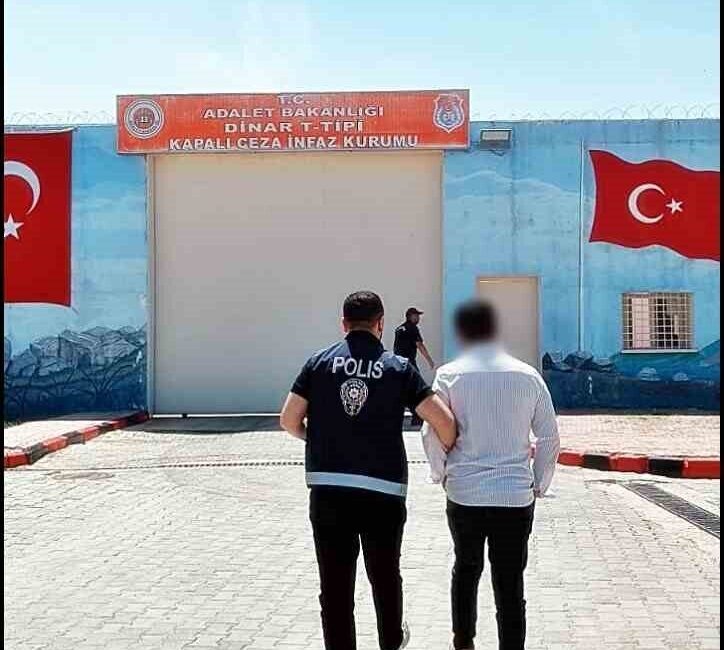 Afyonkarahisar Emniyet Müdürlüğü ekiplerince, aranan şahısların yakalanmasına yönelik sürdürülen çalışmalar