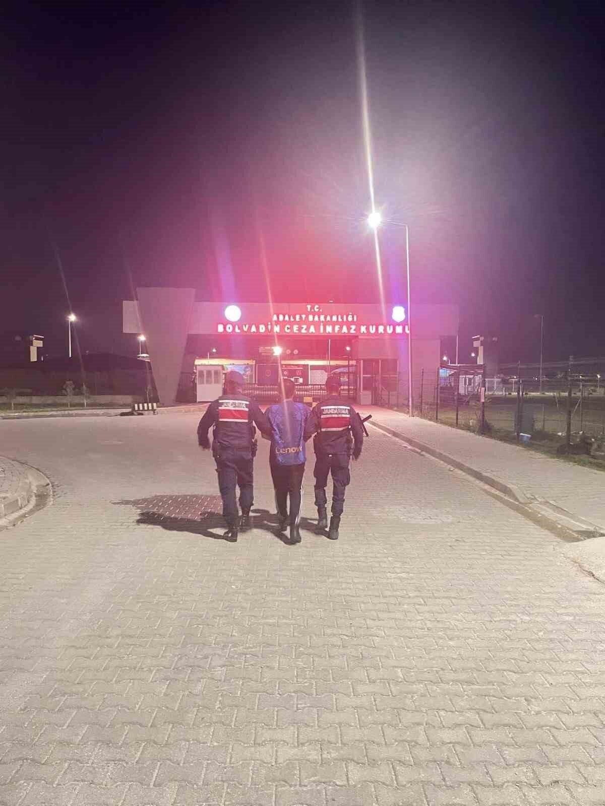 Afyonkarahisar’da 3 yıl 9 ay hapis cezasıyla aranan bir şahıs