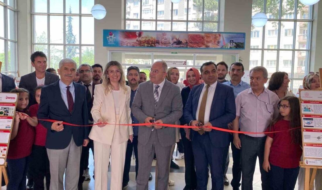 Afyonkarahisar’da Harezmi Eğitim Modeli çerçevesinde düzenlenen yıl sonu sergisi, İbrahim