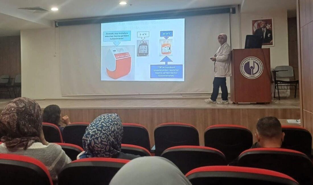 Afyonkarahisar Devlet Hastanesinde temizlik personeline yönelik bilgilendirici bir eğitim programı