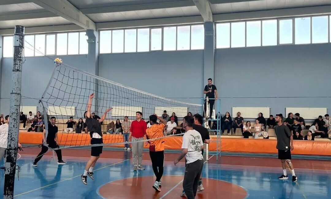 Hisarcık Meslek Yüksekokulu tarafından düzenlenen Bahar Dönemi Voleybol Turnuvası sona