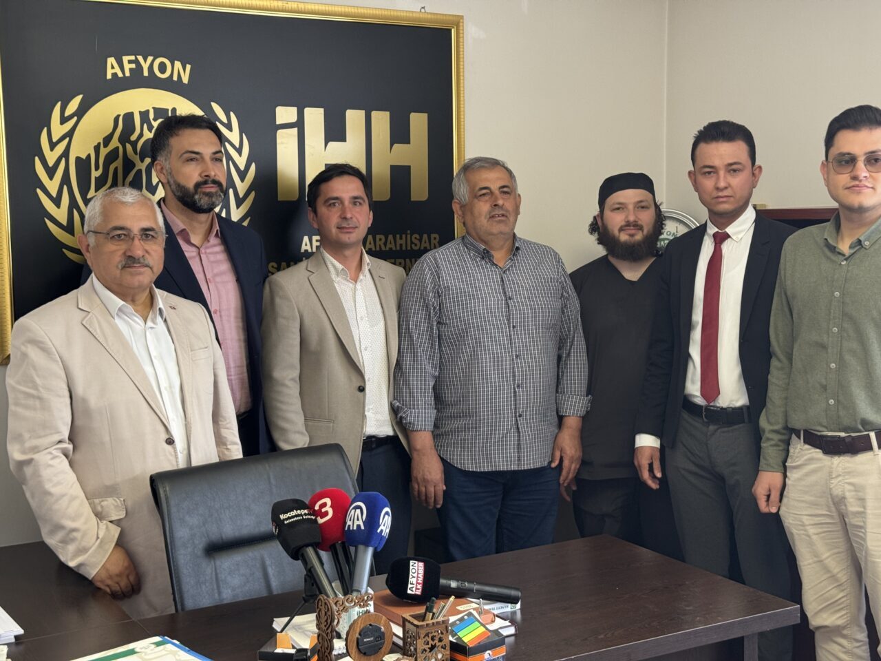 AFYONKARAHİSAR (AA) – İnsan Hak ve Hürriyetleri İnsani Yardım Vakfı