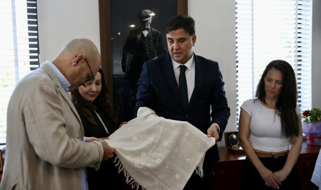 İngiltere’den gelen medya mensubu, politikacı ve iş insanlarından oluşan heyet,