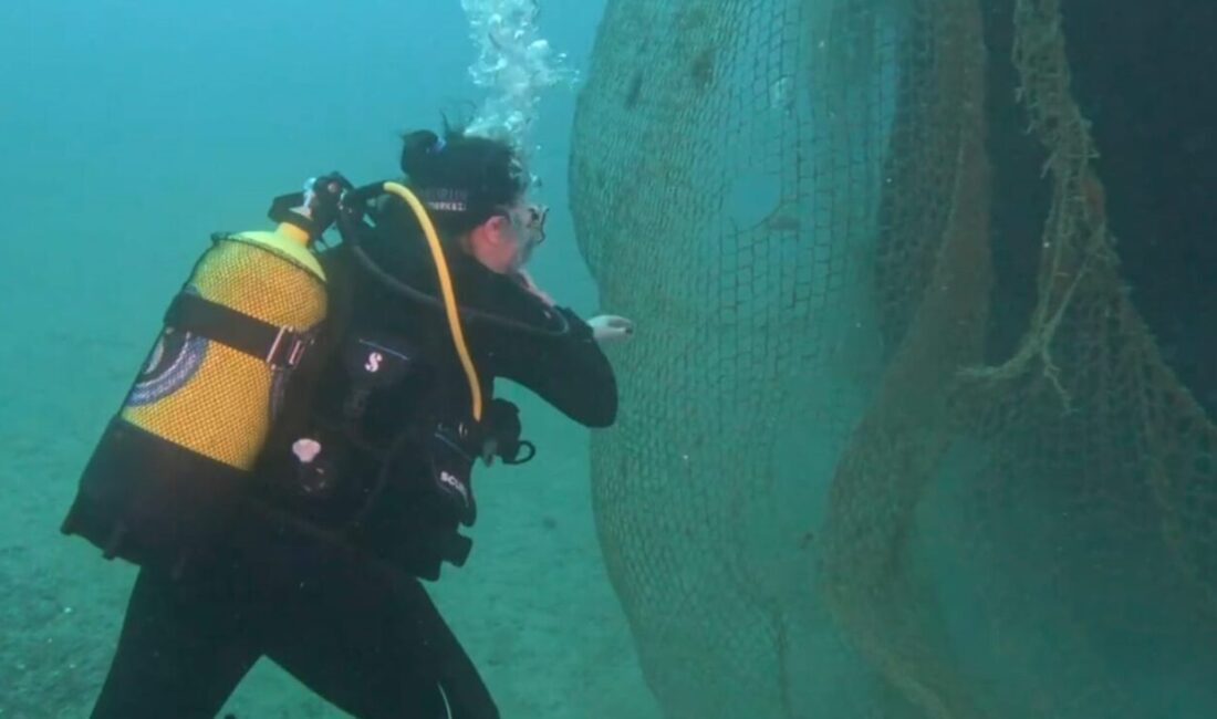 İzmir’in Karaburun ilçesi açıklarında 1,5 ton “hayalet ağ” olarak adlandırılan