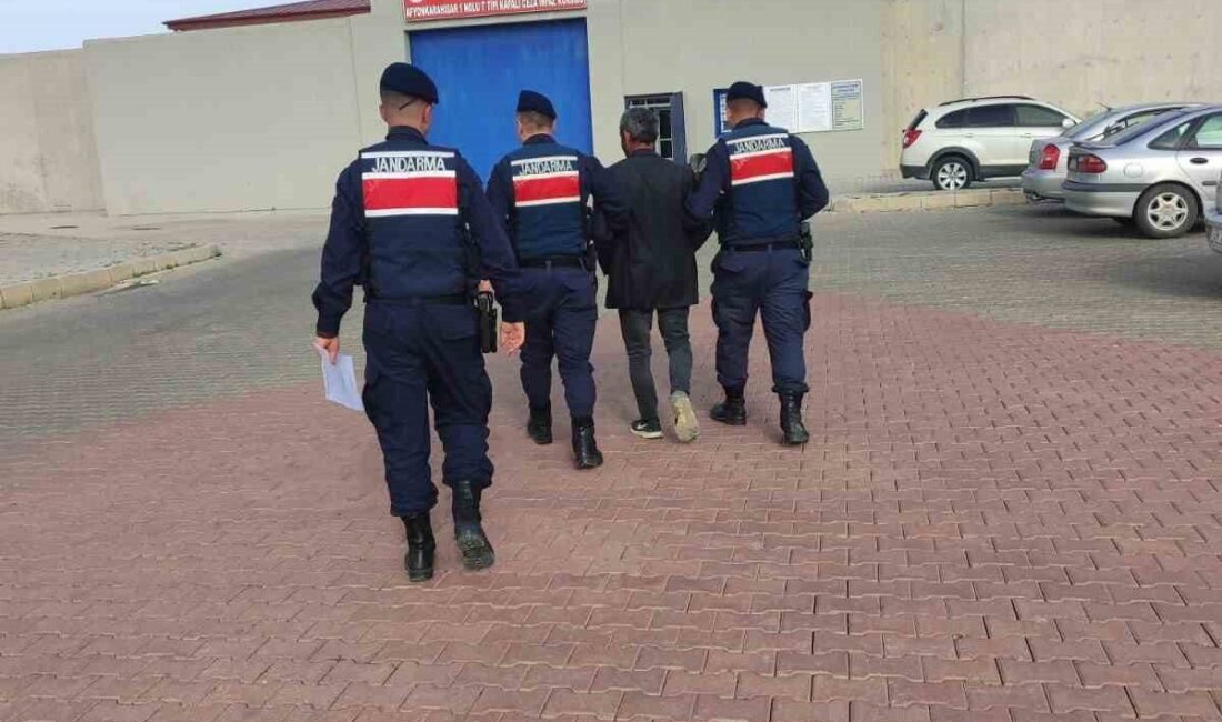 Afyonkarahisar’da 5 yıl 2 ay 15 gün hapis cezasıyla aranan