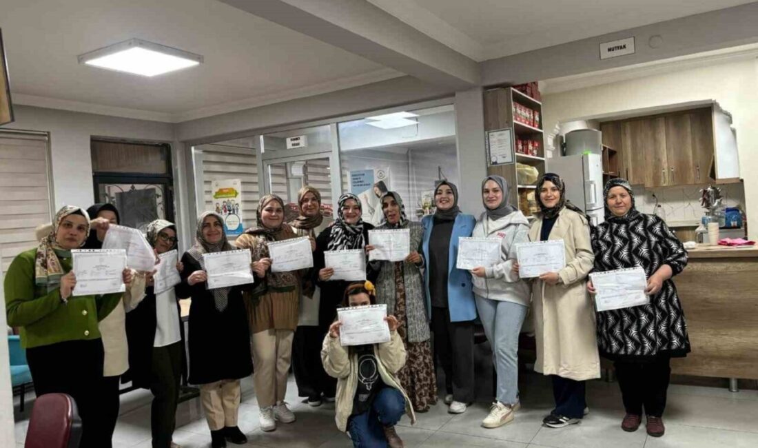 Afyonkarahisar’ın Hocalar ilçesinde kadınlara yönelik mantar yetiştiriciliği kurusu düzenlendi. Kurusu