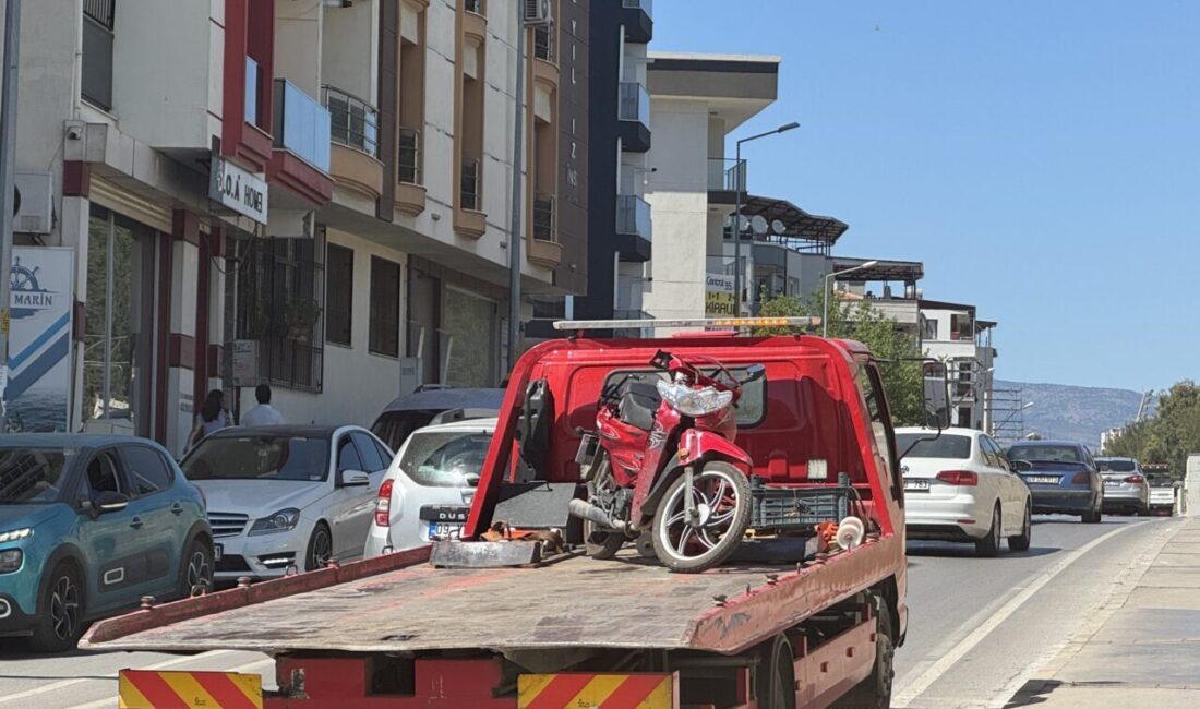 İzmir'in Buca ilçesinde kamyonun çarptığı motosikletteki 1 kişi hayatını kaybetti,