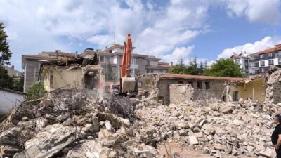 Afyonkarahisar’ın Sandıklı ilçesinde ki eski cezaevine park yapılması için çalışma