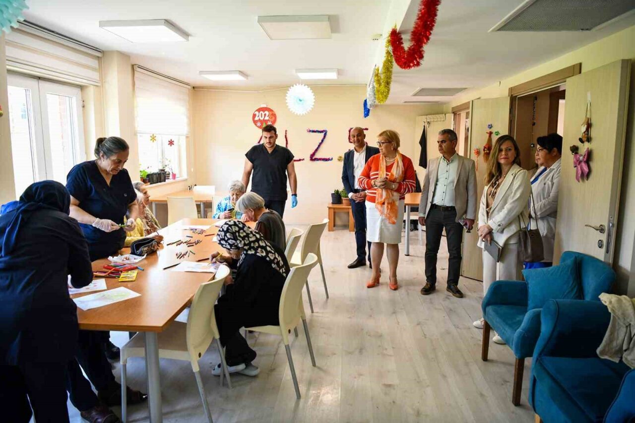 Tepebaşı Belediyesi, İzmir Karabağlar Belediyesi’nden gelen konukları ağırladı. Heyet, Tepebaşı