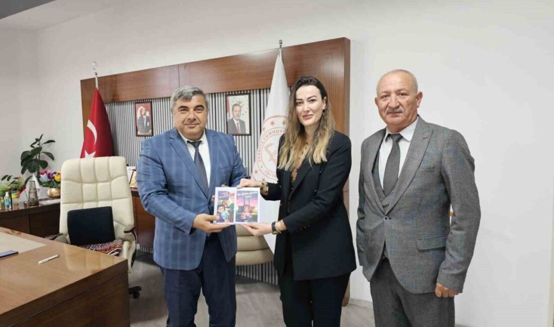 Afyonkarahisar Mareşal Fevzi Çakmak İlkokulu öğretmeni Kübra Akbulut Kavas, kendi