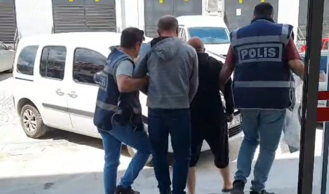 Kütahya'da büyükbaş hayvan hırsızlığı yaptıkları iddia edilen 2 şüpheli tutuklandı.