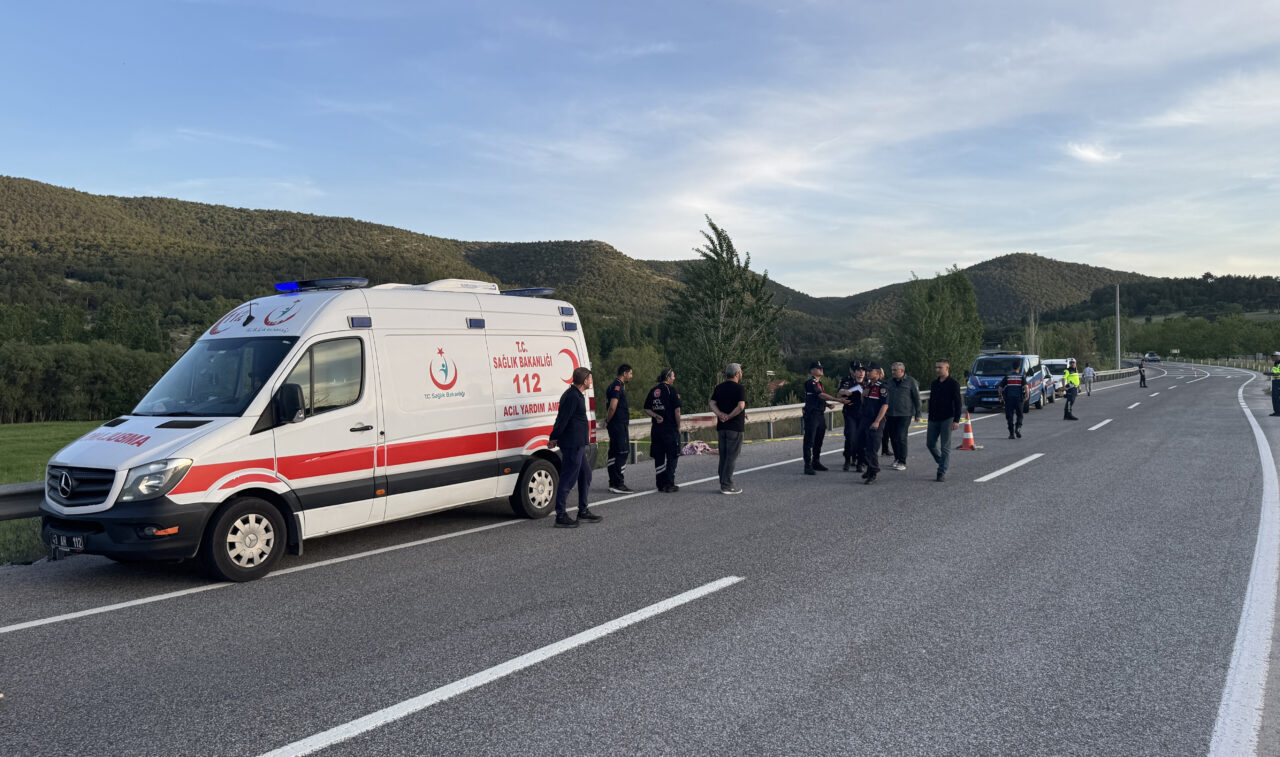 Kütahya’da bariyere çarpan motosikletin sürücüsü hayatını kaybetti. Berkan Yağlıcı (34)