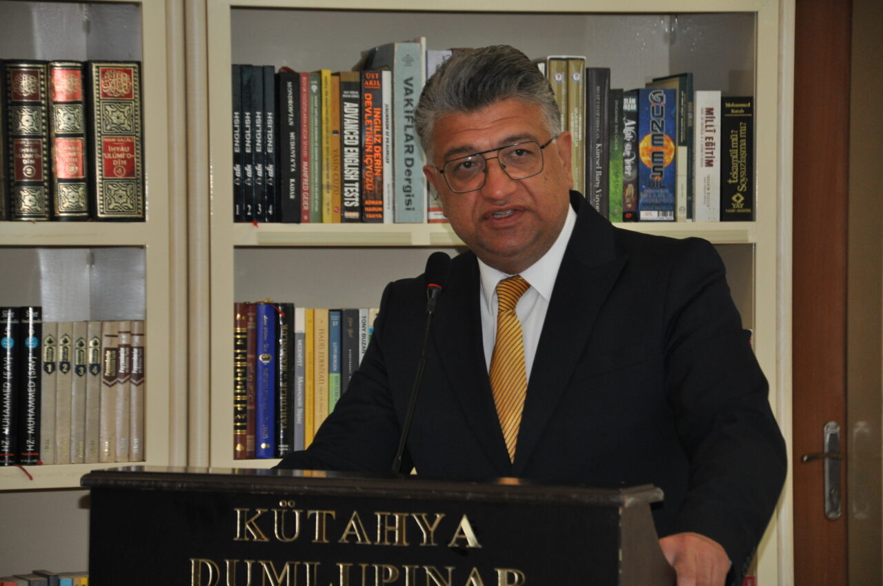 Kütahya’da, bağışçıların destekleriyle Türkiye genelindeki 309 okula kütüphane kuran veya