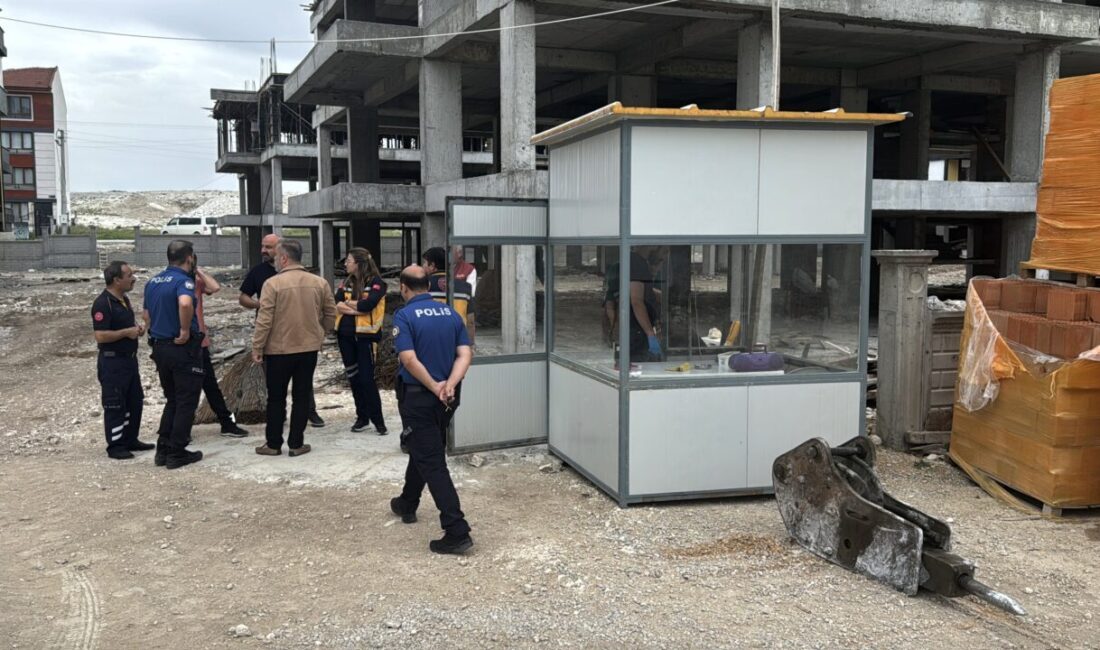 Kütahya’da bir inşaatın gece bekçisi kulübede ölü bulundu. Zafertepe Mahallesi’ndeki