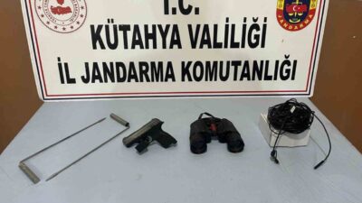 Kütahya’nın Gediz ilçesinde jandarmanın izinsiz kazı yapan şahıslara yönelik gerçekleştirdiği