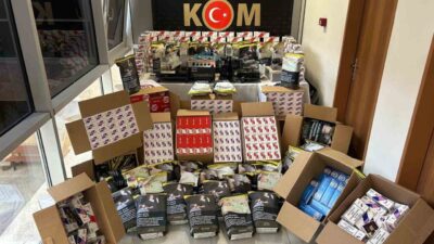 Kütahya’da polis ekiplerinin düzenlediği operasyonda, kaçak tütün ve makaron ele