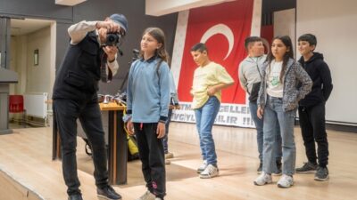 Altıntaş ilçesinde başlatılan proje kapsamında ortaokul ve lise öğrencilerine temel