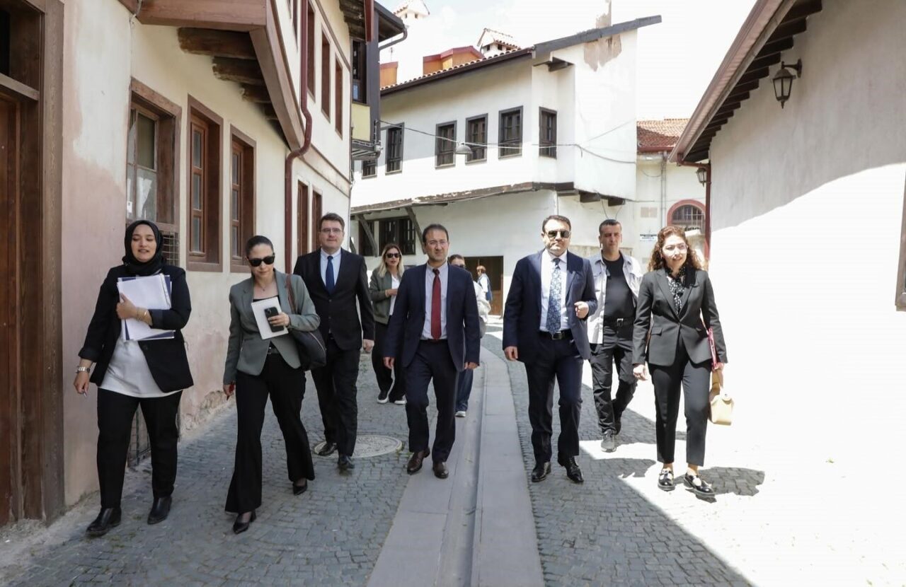 Kütahya’nın tarihi ve kültürel dokusunu koruma çalışmaları kapsamında yürütülen Pekmez