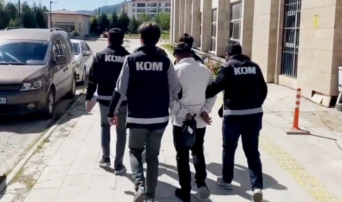 Kütahya’da telefonda kendisini polis olarak tanıtıp 70 yaşındaki kişiyi dolandırmaya