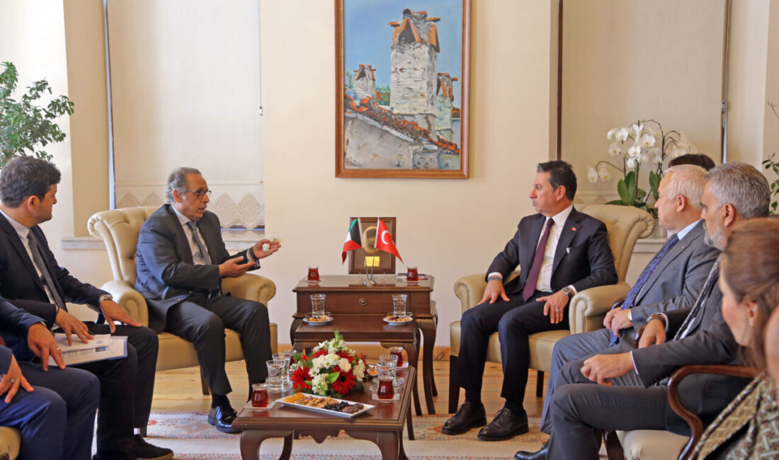  Kuveyt'in Ankara Büyükelçisi Abdülaziz Ahmed Al-Adwani​​​​​​​​​​​​​​​​​​​​​, Muğla Büyükşehir Belediye Başkanı