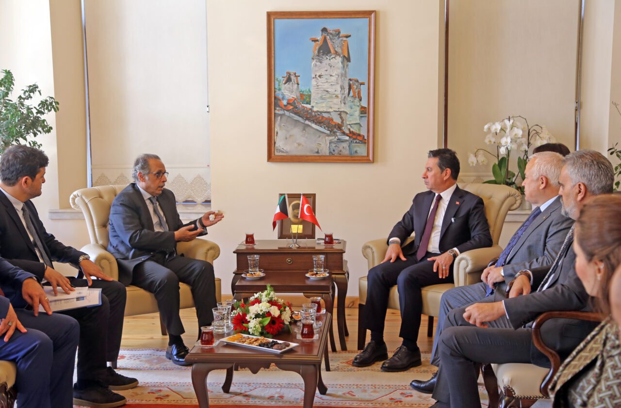  Kuveyt'in Ankara Büyükelçisi Abdülaziz Ahmed Al-Adwani​​​​​​​​​​​​​​​​​​​​​, Muğla Büyükşehir Belediye Başkanı