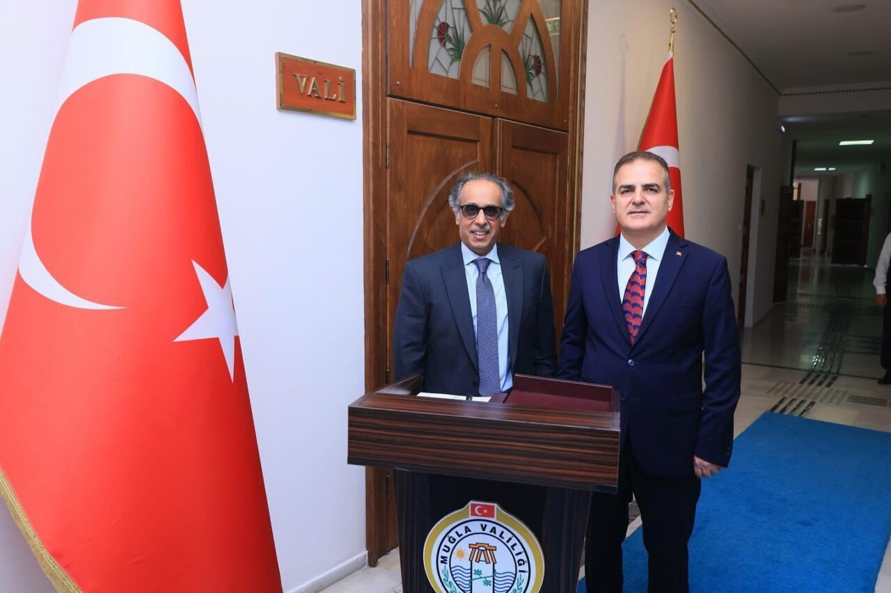 Kuveyt’in Ankara Büyükelçisi Abdülaziz Ahmed Al-Adwani​​​​​​​, Muğla Valisi İdris Akbıyık’ı