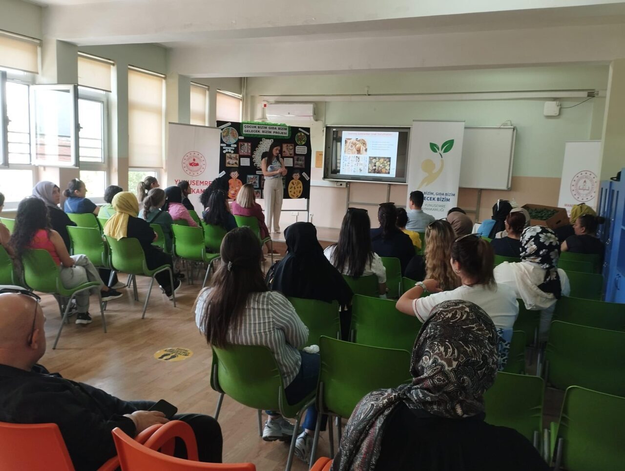 Manisa’nın Yunusemre ilçesinde “Çocuk Bizim, Gıda Bizim, Gelecek Bizim” projesi