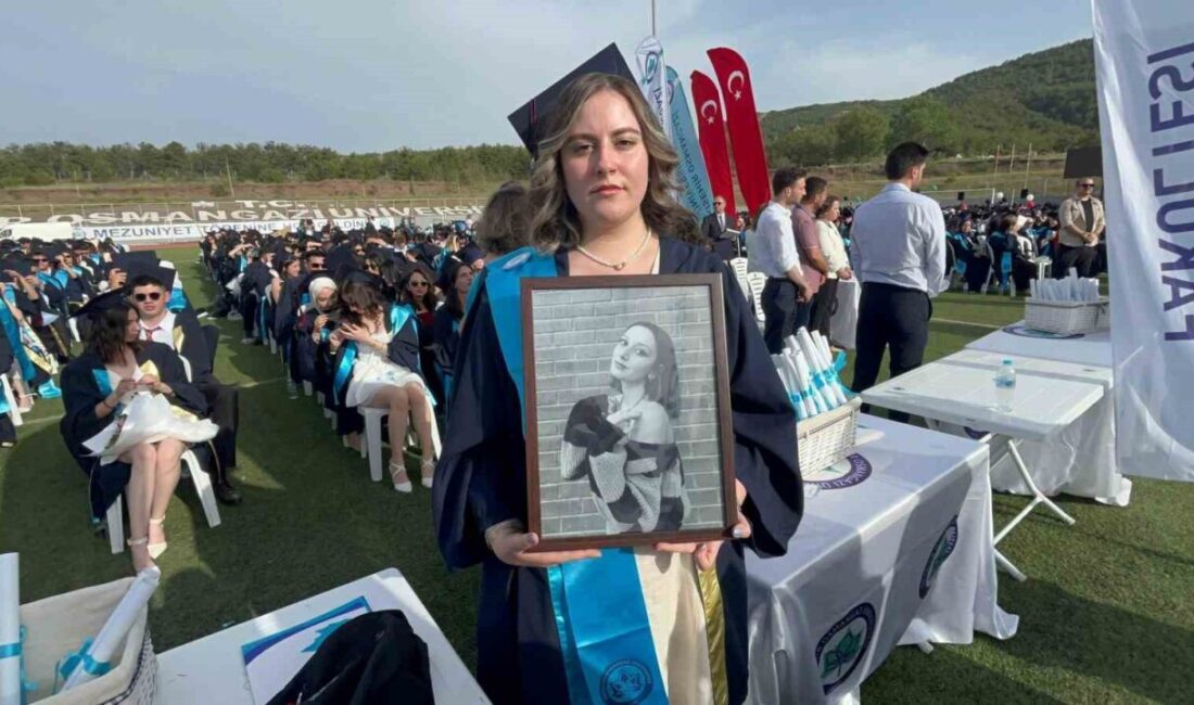 Eskişehir Osmangazi Üniversitesi (ESOGÜ) Mühendislik ve Mimarlık Fakültesi mezuniyet töreninde