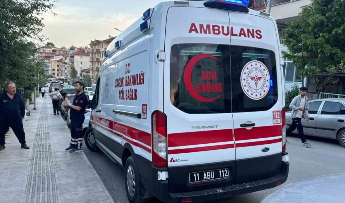 Bilecik’te seyir halindeki motosiklet ile bisikletin çarpışması sonucu meydana gelen
