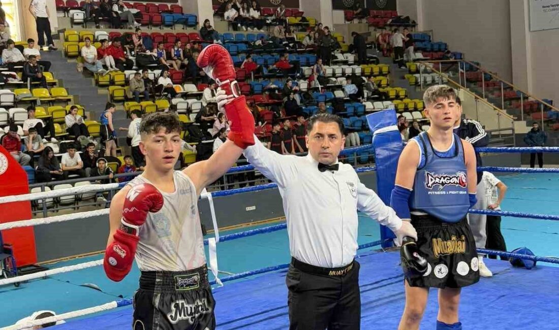 Bolu’da düzenlenen Okullar Arası Muay Thai Türkiye Şampiyonası’nda Afyonkarahisarlı sporcular