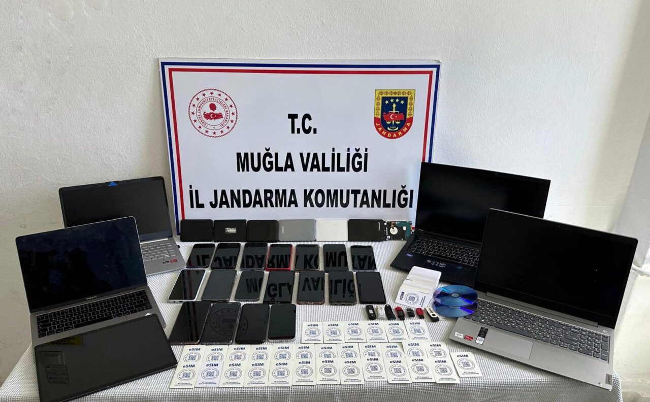 Muğla merkezli 6 ilde düzenlenen dolandırıcılık operasyonunda gözaltına alınan 15