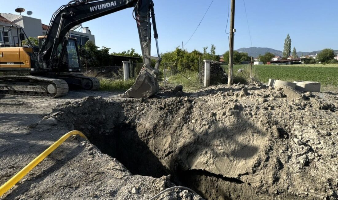  Muğla'nın Dalaman ilçesinde kanalizasyon kazısı esnasında göçük altında kalan işçi
