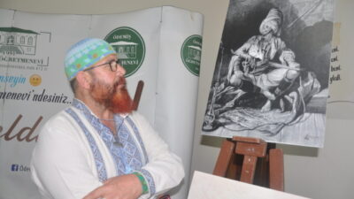 İzmir’in Ödemiş ilçesinde “Türk Vücudunun Kuvvetli Kolu Zeybekler” adlı gravür,